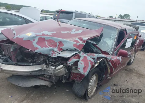 1996 Lincoln Town Car Cartier z USA, uszkodzony, nr VIN 1LNLM83W4TY622456